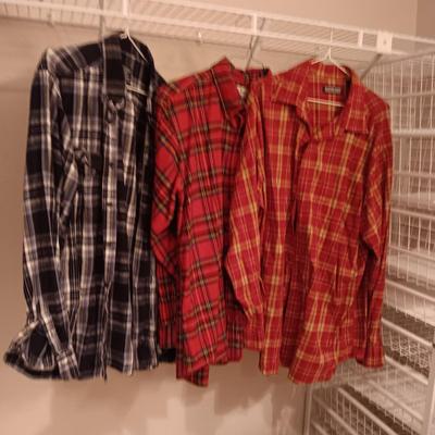 MEN'S PLAID LONG SLEEVE SHIRTS SIZE LARGE