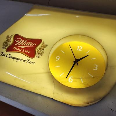Lot #108 Vintage Miller Beer Lighted Sign/Clock