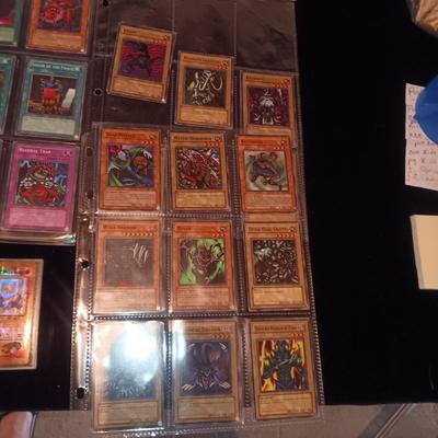 LARGE COLLECTION OF KONAMI Yu-Gi-Uh! TRADING CARDS