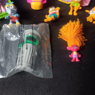 SESAME STREET & GARFIELD TOYS