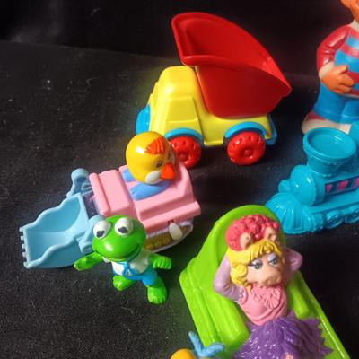 SESAME STREET & GARFIELD TOYS