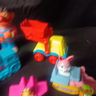 SESAME STREET & GARFIELD TOYS