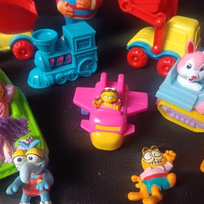 SESAME STREET & GARFIELD TOYS