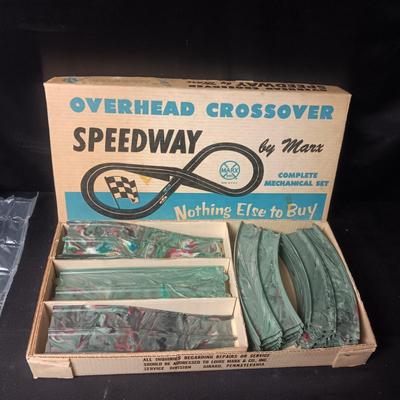 MARX OVERHEAD CROSSOVER SPEEDWAY