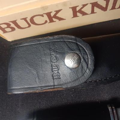 BUCK PATHFINDER MODEL 105 KNIFE W/LEATHER SHEATH