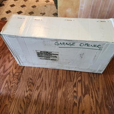 Chamberlain Garage Door Opener New in Box WD962MLEV
