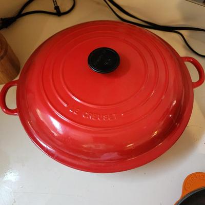 Le Creuset 32 Cast Iron Shallow Casserole Pan w Lid