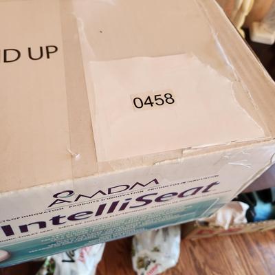 AMDM Intelliseat Smart Bidet Toilet Seat New in sealed box