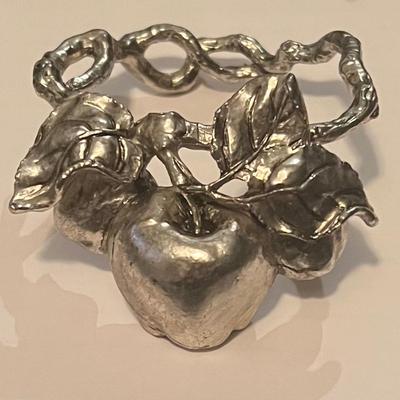 1995 Arthur Court Metal Napkin Ring Apple Design