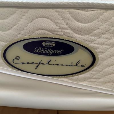 WOW! YOU'LL THINK YOU'VE GONE TO HEAVEN IN THIS QUEEN BED