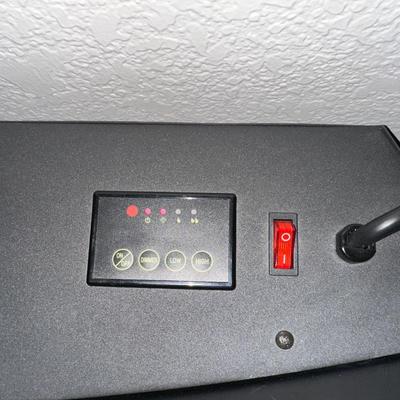 ELECTRIC WALL MOUNTED FIREPLACE HEATER