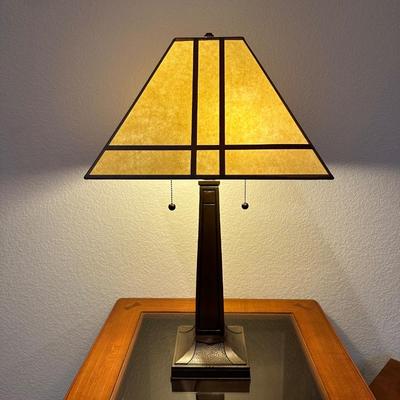 HEAVY METAL BASE TABLE LAMP WITH DOUBLE PULL CHAIN LIGHTS