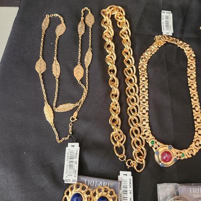 6 Piece Trifari Jewelry Lot Necklaces Earrings w tags