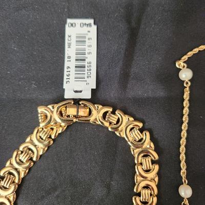 6 Piece Trifari Jewelry Lot Necklaces Earrings w tags