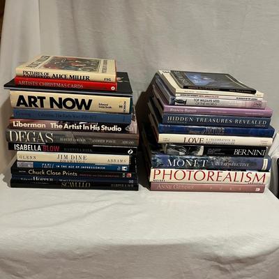 Art Books (BB-MG)