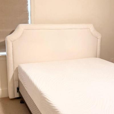 KLAUSSNER ~ Denim Upholstered Queen Headboard, Mattress & Box ~*Read Details
