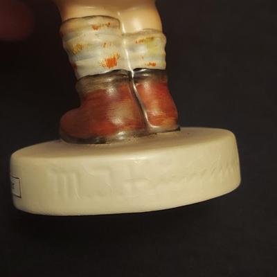 Hummel Just Resting Figurines and more (DR-BBL)