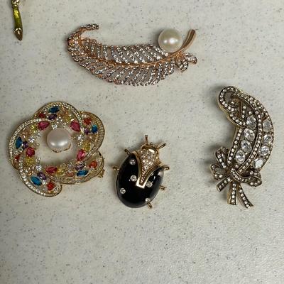 St. John’s Brooches & More, incl. Sterling (BBC-SS)