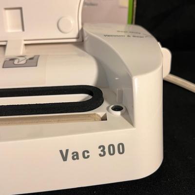 FoodSaver Vacuum Sealer and Black&Decker Electric Kitchen Appliances (K-DZ)