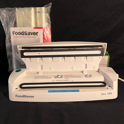 FoodSaver Vacuum Sealer and Black&Decker Electric Kitchen Appliances (K-DZ)