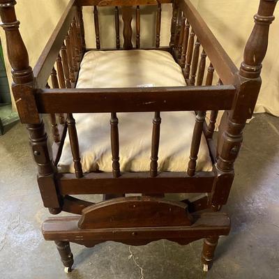 Vintage Victorian Baby Cradle