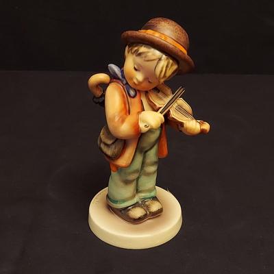 Hummel Street Singer, Soloist and More Figurines (DR-BBL)