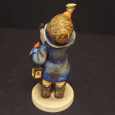 Hummel Street Singer, Soloist and More Figurines (DR-BBL)
