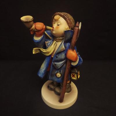 Hummel Street Singer, Soloist and More Figurines (DR-BBL)