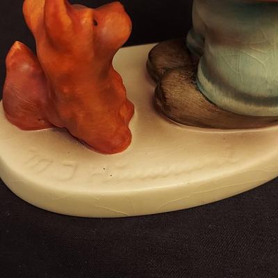 Hummel Street Singer, Soloist and More Figurines (DR-BBL)