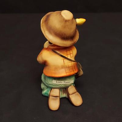Hummel Street Singer, Soloist and More Figurines (DR-BBL)