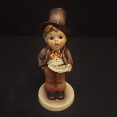 Hummel Street Singer, Soloist and More Figurines (DR-BBL)
