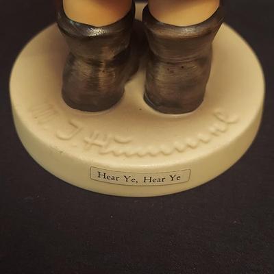 Hummel Street Singer, Soloist and More Figurines (DR-BBL)