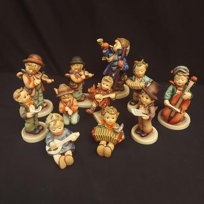 Hummel Street Singer, Soloist and More Figurines (DR-BBL)
