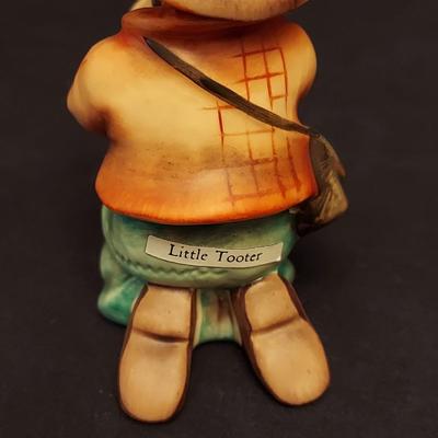 Hummel Street Singer, Soloist and More Figurines (DR-BBL)