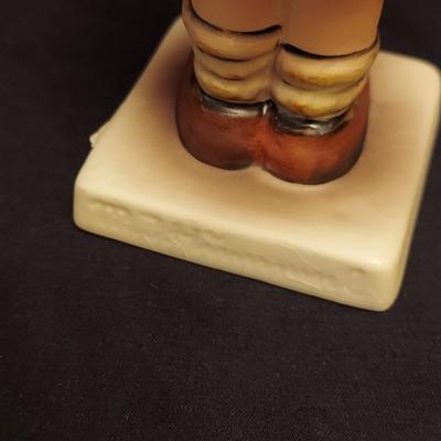 Hummel Stitch in Time Figurine and more (DR-BBL)
