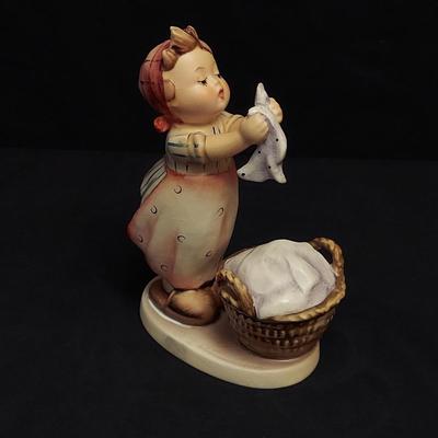 Hummel Stitch in Time Figurine and more (DR-BBL)