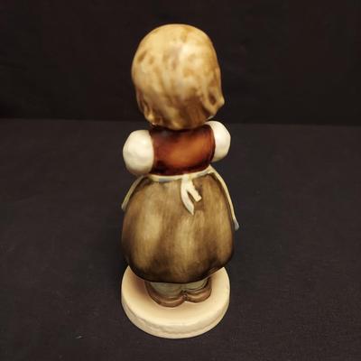 Hummel Stitch in Time Figurine and more (DR-BBL)