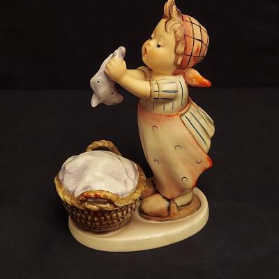 Hummel Stitch in Time Figurine and more (DR-BBL)