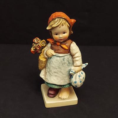 Hummel Stitch in Time Figurine and more (DR-BBL)