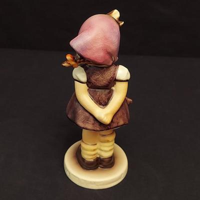 Hummel Stitch in Time Figurine and more (DR-BBL)