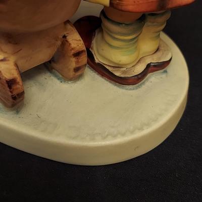 Hummel Stitch in Time Figurine and more (DR-BBL)