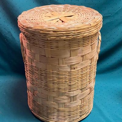 Nice Wicker Hamper