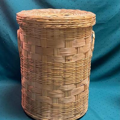 Nice Wicker Hamper