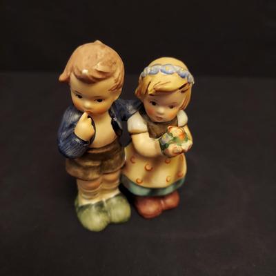 Hummel Crossroads, To Market and More Figurine Duos (DR-BBL)