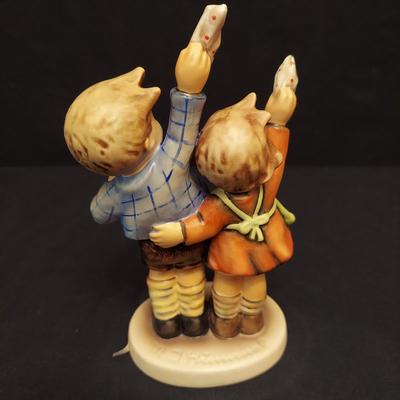 Hummel Crossroads, To Market and More Figurine Duos (DR-BBL)