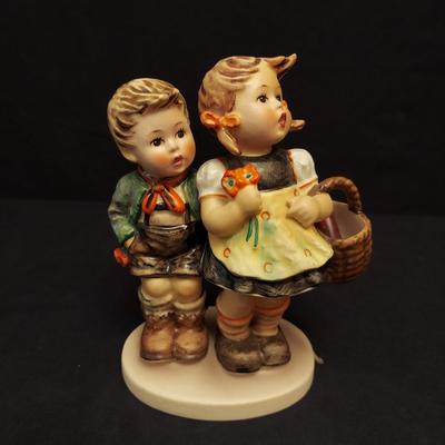 Hummel Crossroads, To Market and More Figurine Duos (DR-BBL)