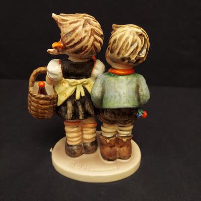 Hummel Crossroads, To Market and More Figurine Duos (DR-BBL)