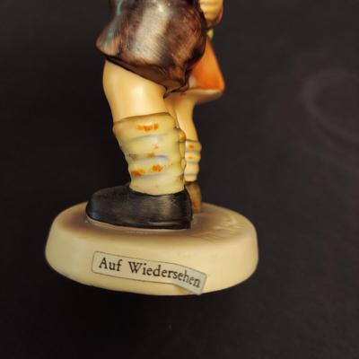 Hummel Crossroads, To Market and More Figurine Duos (DR-BBL)