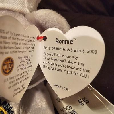 Assorted Beanie Baby Collectibles in Cases ( BDB-JS)