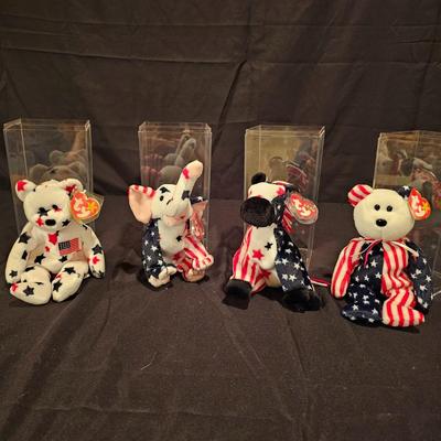 Assorted Beanie Baby Collectibles in Cases ( BDB-JS)